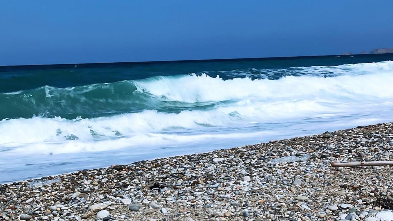 Εξοχική Κατοικία - Cottage Τίνα Líri Esterno foto